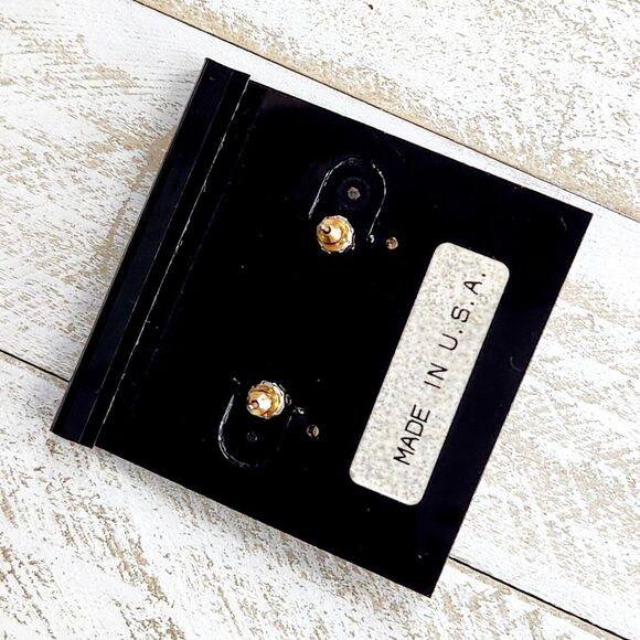 Lindenworld Post Back Vintage Earrings New on Card USA Made - Picture 2 of 3